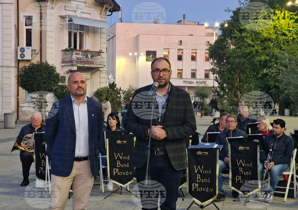 Заместник-кметът по култура на Пловдив Пламен Панов даде старт на третото издание на Urban Wine Fest