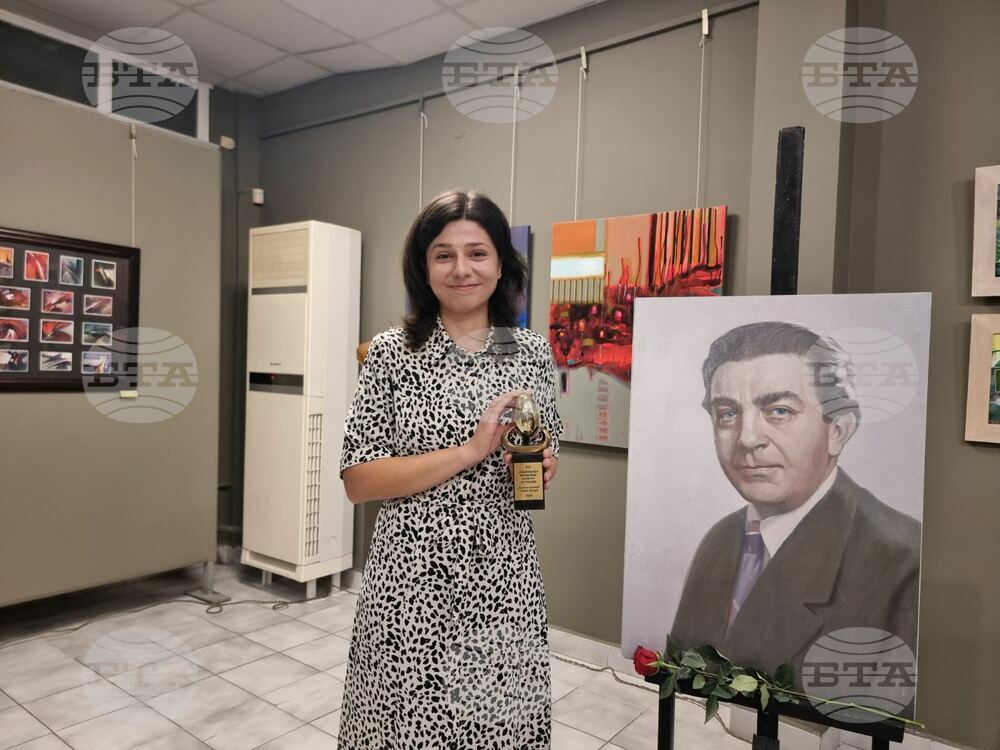 Катерина Василева спечели „Златното яйце“ на конкурса „Веселин Ханчев“ в Стара Загора