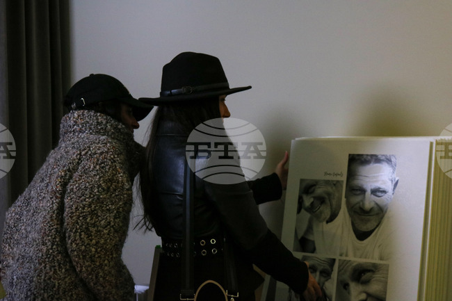 Изложба - Купи изкуство за Украйна