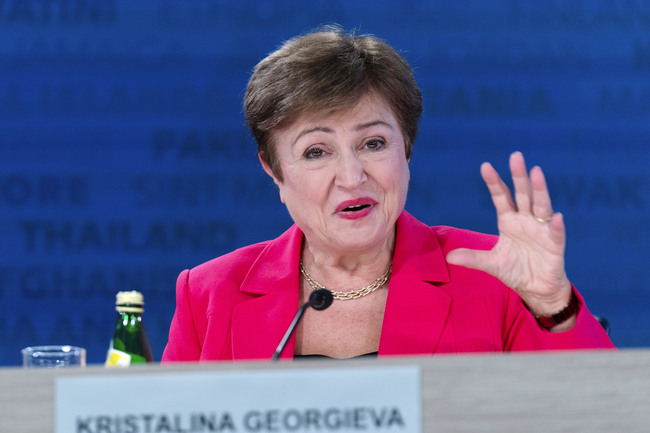 Ръководителят на МВФ Кристалина Георгиева заяви, че митата на САЩ представляват значителен риск за глобалните перспективи