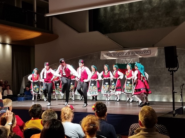 Bulgarian Students in France Are Motivated to Learn Bulgarian Folk Dances, Choreographer Says