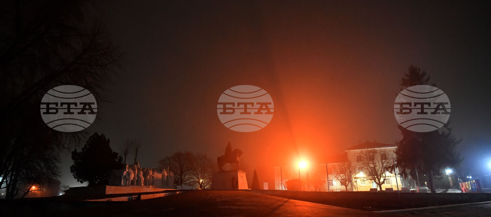 Исперих - мъгла - паметник