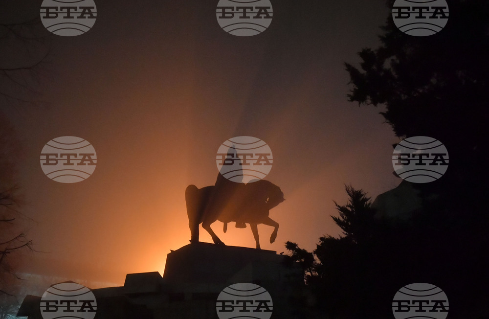 Исперих - мъгла - паметник