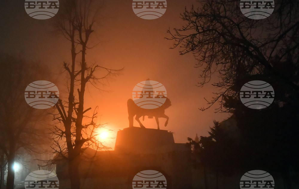 Исперих - мъгла - паметник