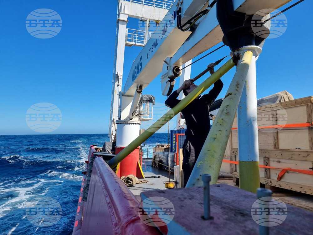Day 19: A Day in Sv. Sv. Kiril i Metodii's Galley - Bulgarian navy research ship bound for Antarctica