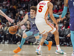 Hornets Hawks Basketball