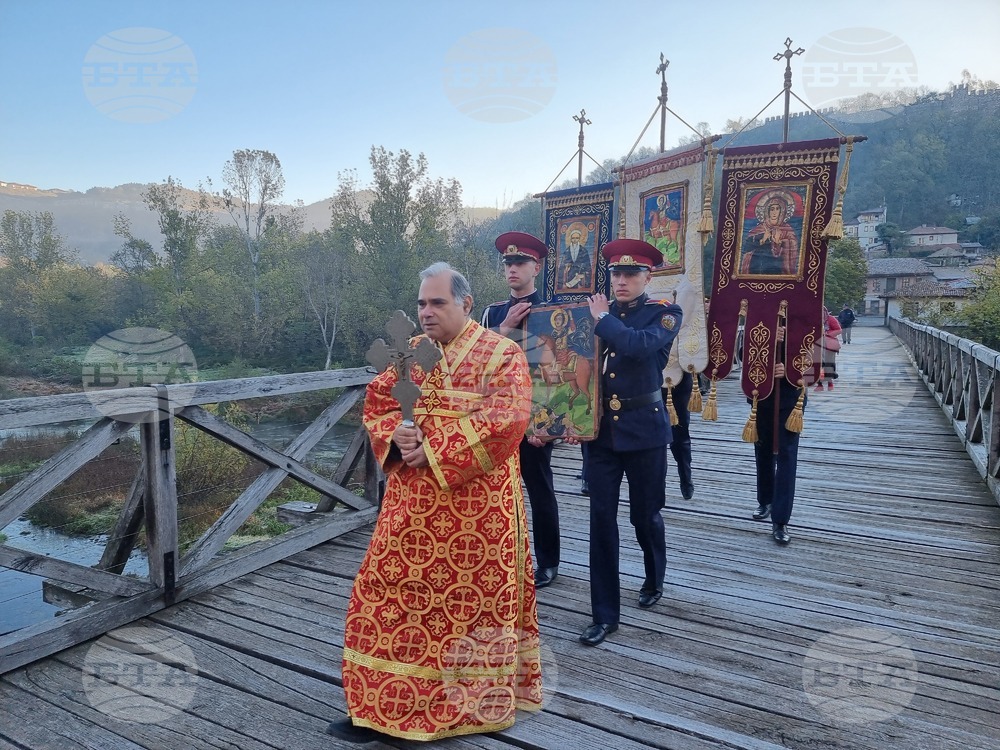 Велико Търново - Димитровден - литийно шествие