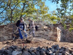 Село Храстово - крепост - разкопки