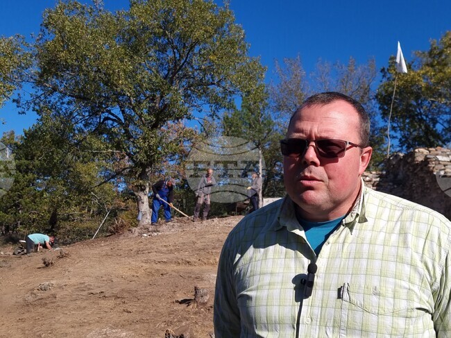 Село Храстово - крепост - разкопки