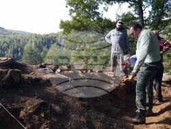 Село Храстово - крепост - разкопки