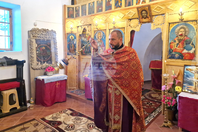 Село Клисура - храм "Св. Димитър Солунски" - празник - литургия