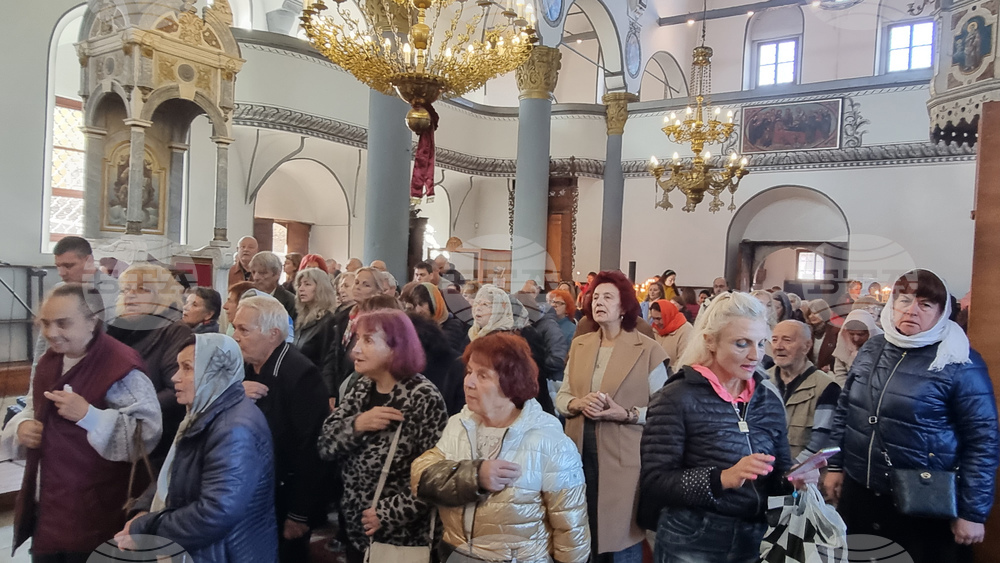 Пловдив - Димитровден - църква - литургия