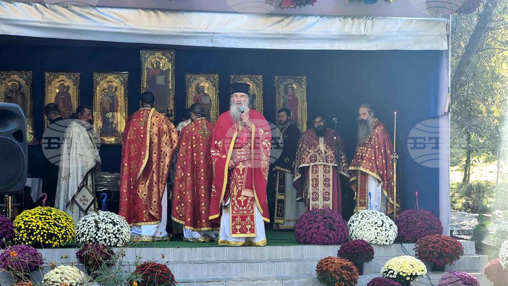 Село Калипетрово - Димитровден - литургия