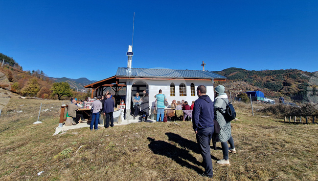 На Димитровден ще бъде осветен 19-метров светещ кръст над смолянския квартал Устово