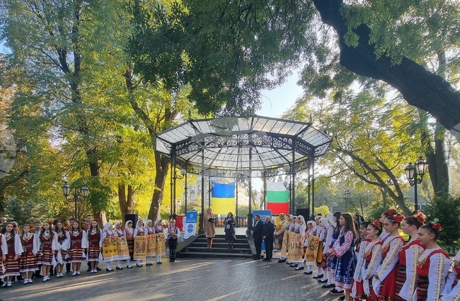 Украйна - Одеса - Ден на бесарабските българи - концерт 
