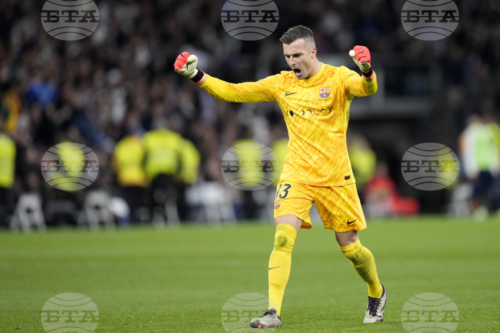 Барселона освобождава четирима играчи