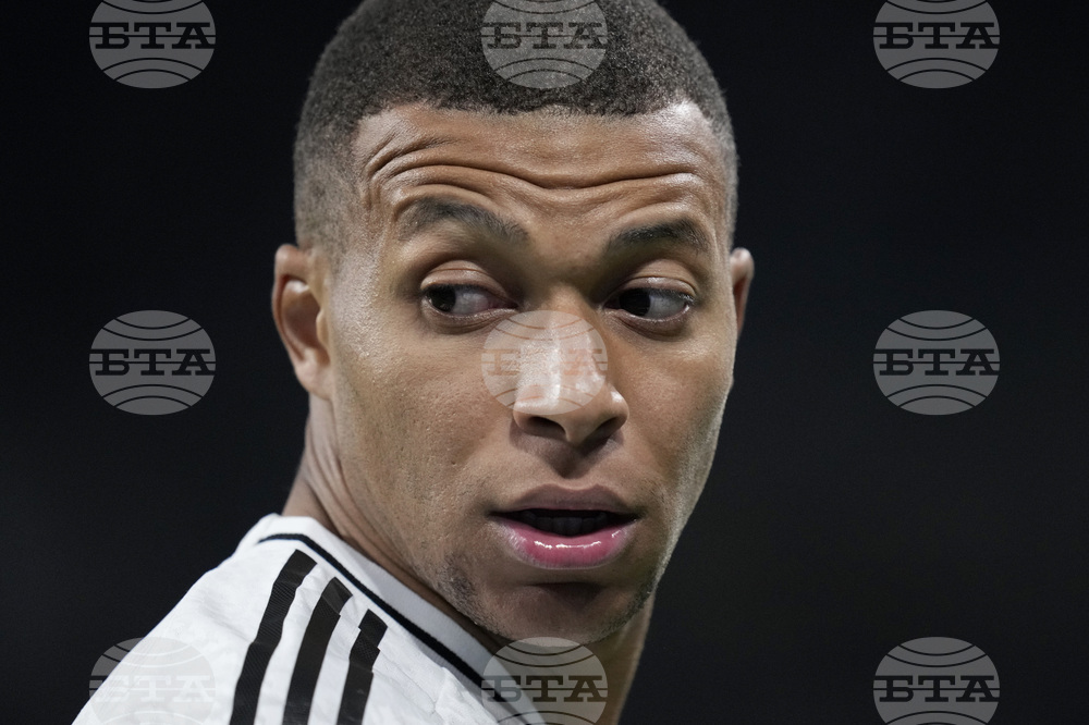 Сложните отношения между Килиан Мбапе и френския национален отбор може да доведат до катастрофа, категоричен е Луи Саа