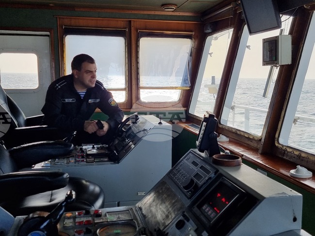 Day 20: Sv. Sv. Kiril i Metodii Avoids a Cyclone en Route to Cape Verde