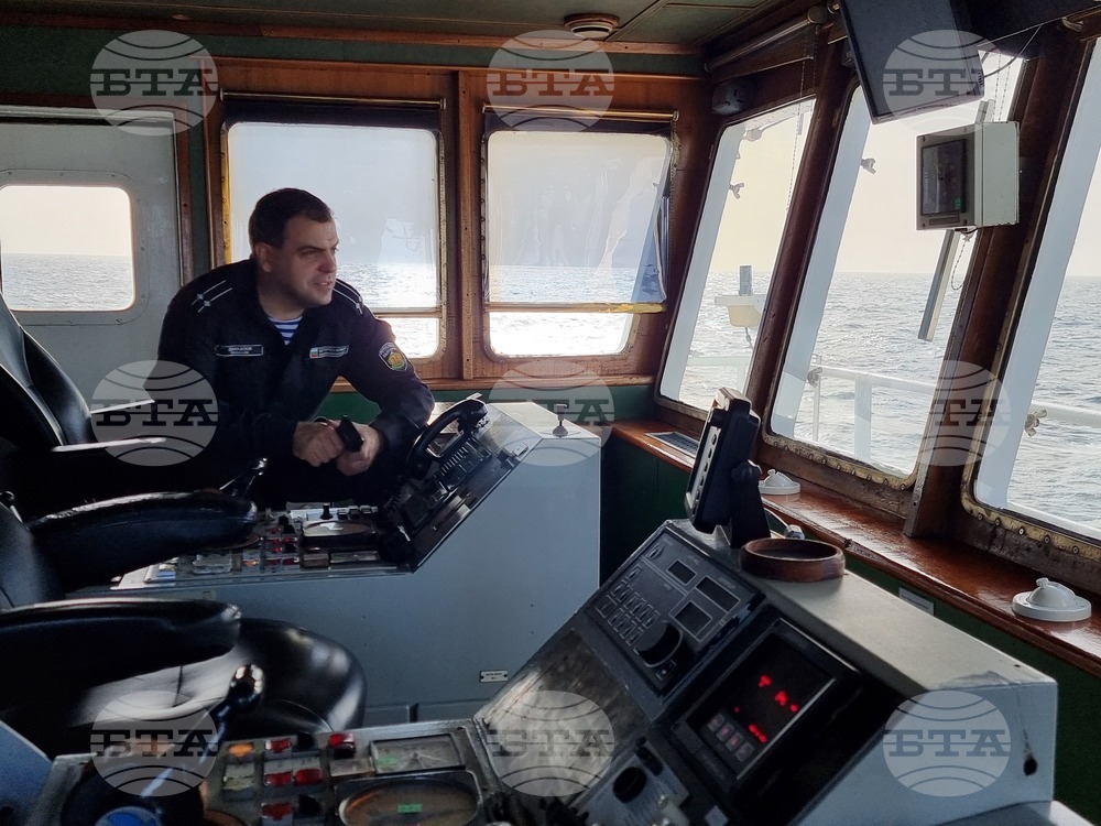 Day 20: Sv. Sv. Kiril i Metodii Avoids a Cyclone en Route to Cape Verde