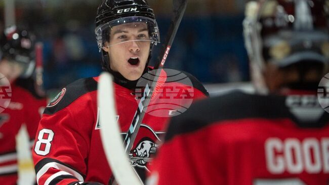 Младият български хокеист Нино Томов удължи договора си с чешкия Спарта (Прага)