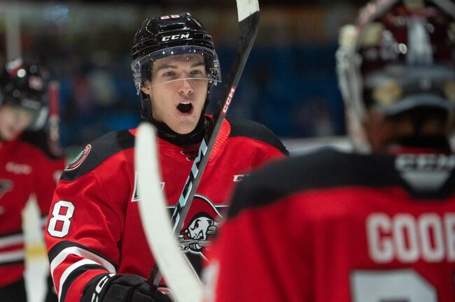 Младият български хокеист Нино Томов удължи договора си с чешкия Спарта (Прага)