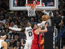 Rockets Spurs Basketball