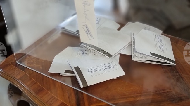При 100% обработени протоколи в 27-и МИР-Стара Загора ГЕРБ-СДС получава 28,32%, следват "Възраждане " с 16,31% и ДПС-Ново начало с 13,22%