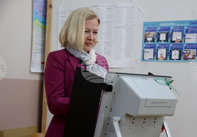 Надежда Йорданова - избори - гласуване