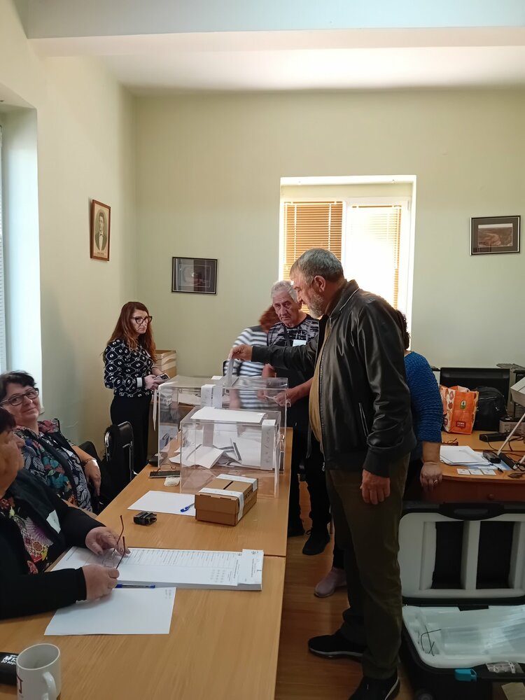 Областна администрация Русе – Драгомир Драганов: Дадох гласа си за хора, на които вярвам, за лидери, а не за популисти, само обещаващи „красиво“ бъдеще