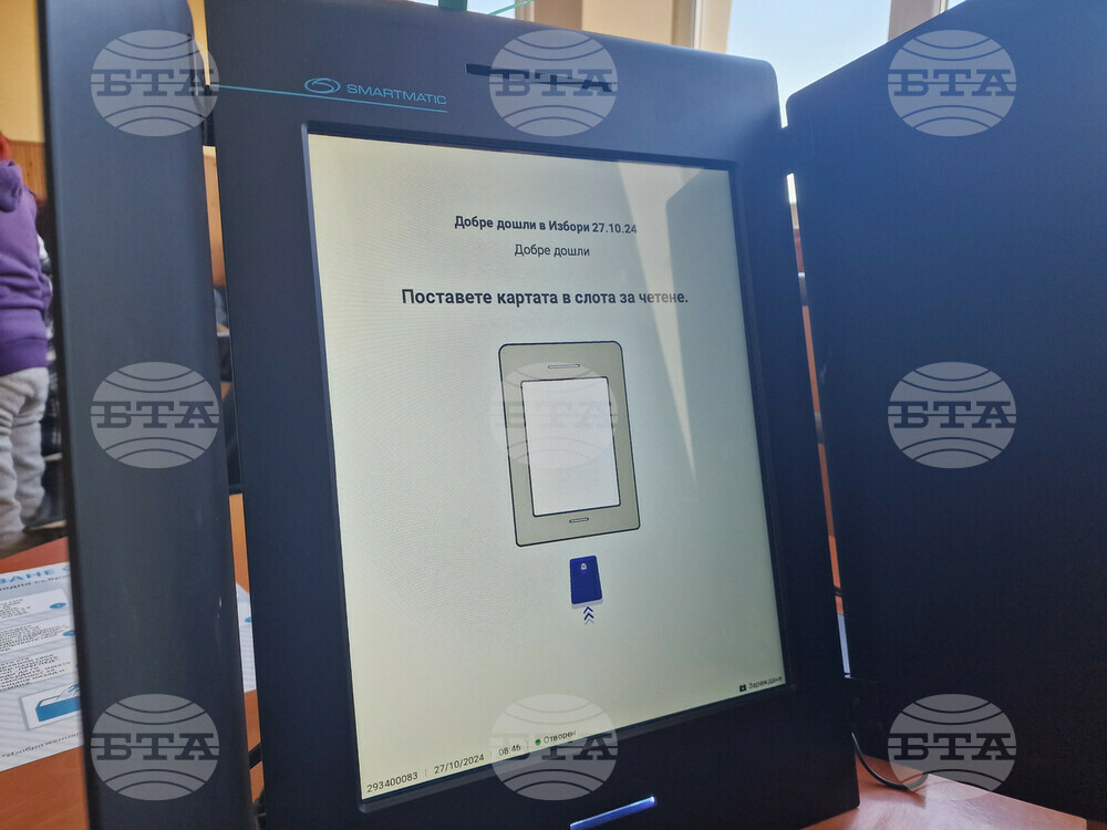 Над 50 са сигналите за проблеми с машинния вот в област Стара Загора, преустановено е машинното гласуване в две секции в Казанлък