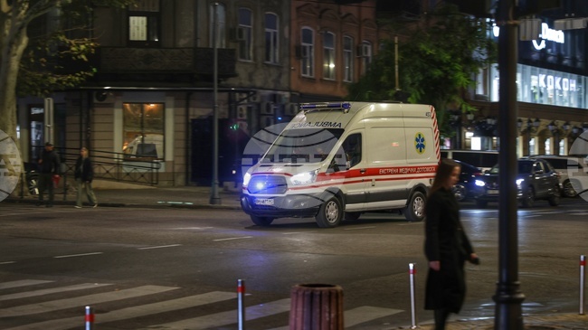 Един човек пострада, щети са нанесени на градската инфраструктура при нощните атаки по Одеса, съобщи градският управител