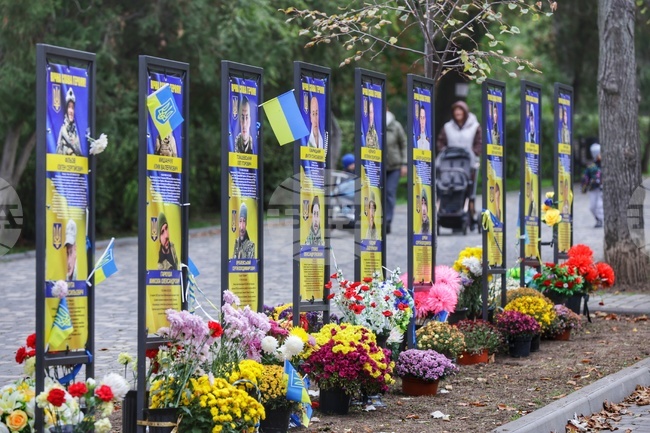 Украйна - Одеса - Паметник на Тарас Шевченко - Алея на героите