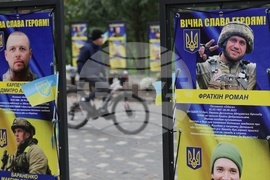 Украйна - Одеса - Паметник на Тарас Шевченко - Алея на героите