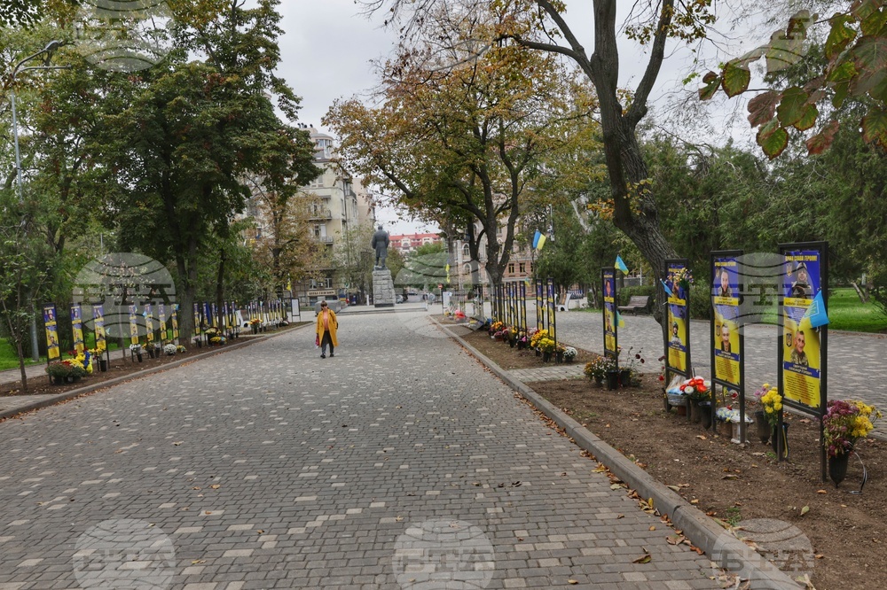 Украйна - Одеса - Паметник на Тарас Шевченко - Алея на героите