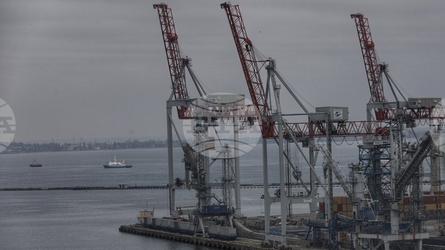 Руските сили атакуваха пристанища в украинската Одеска област цяла нощ каза вицепремиерът на Украйна Кулеба