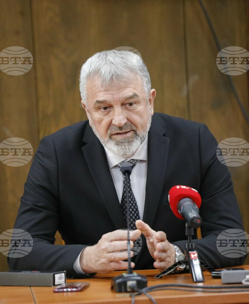 Областна администрация Русе: Драгомир Драганов се обяви против затварянето на единствената банка в Две могили, очаква се тя да спре работа до броени дни