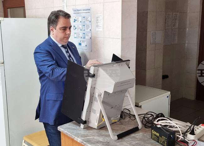 Хасково - избори - Асен Василев - гласуване