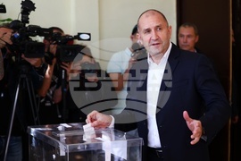 Парламентарни избори - Румен Радев - гласуване