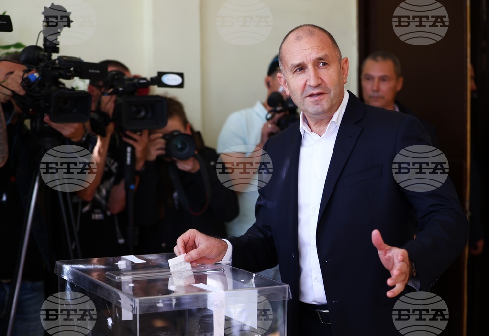 Най-важното днес е да се гласува, каза президентът Румен Радев