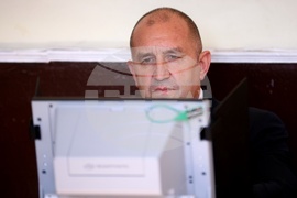 Парламентарни избори - Румен Радев - гласуване