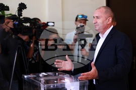 Румен Радев - избори - гласуване