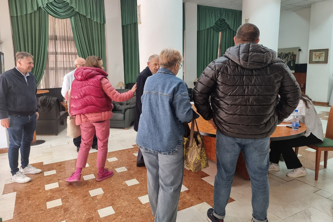 Спокоен изборен ден в Република Северна Македония, в парламентарните избори гласуваха 327 български граждани