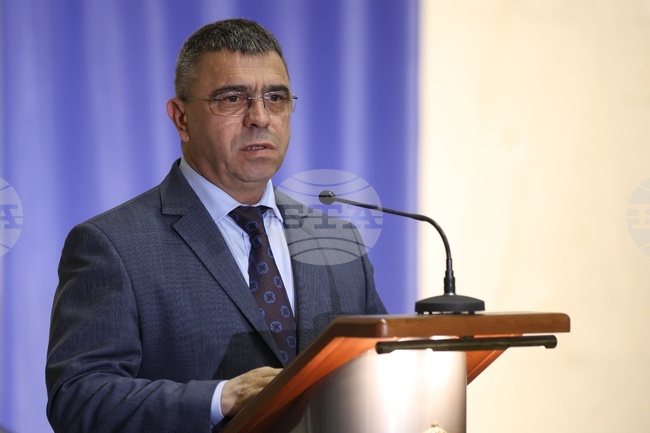 До края на октомври тази година са загинали 376 души при катастрофи, съобщава министър Атанас Илков в Световния ден за възпоминание на жертвите от пътнотранспортни произшествия