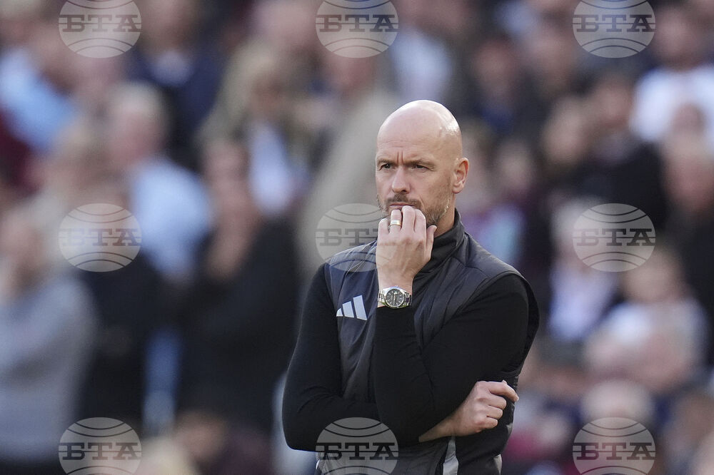 Ерик тен Хаг е сред кандидатите за поста старши треньор на Рома