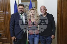 Румъния - Кирил Вълчев - Деси Добрева - Радко Влайков - избори - гласуване