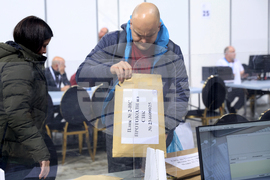 Избори 2024 - край на изборния ден - бюлетини - преброяване