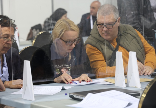 Служебните министри на иновациите и растежа и на електронното управление ще представят отчет за материално-техническото осигуряване на вота