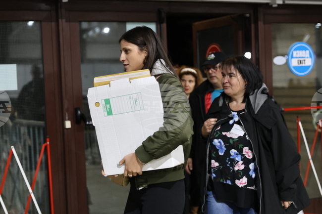 Пловдив - предаване на изборните книжа - РИК 17