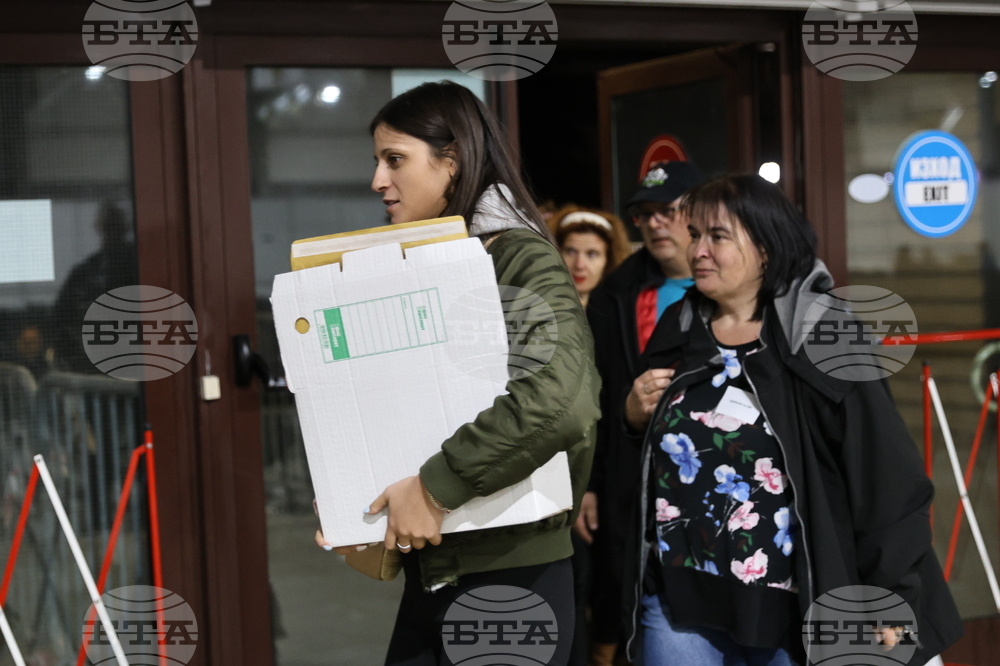 Пловдив - предаване на изборните книжа - РИК 17