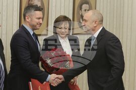 Румен Радев - БСП за България - мандат - връчване